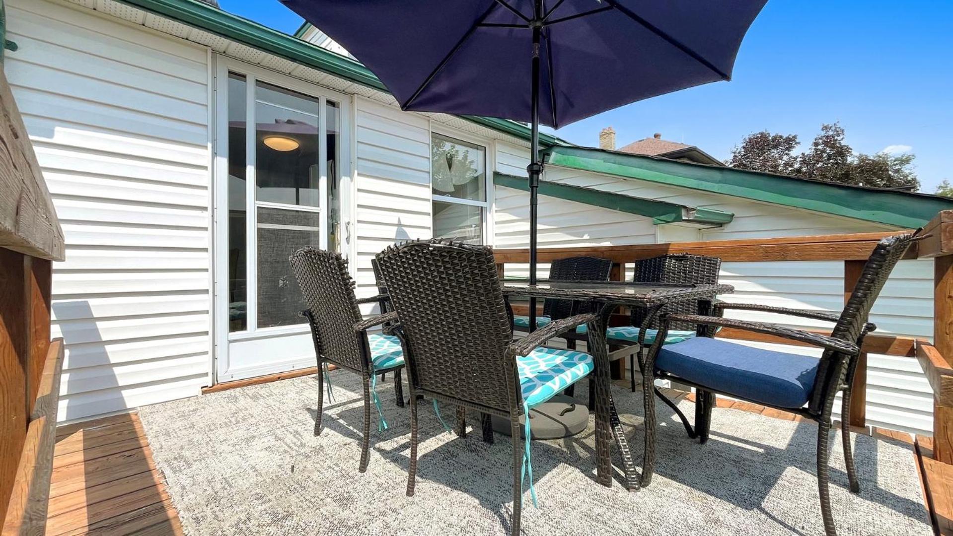Cozy 2Br House Near Centre With Patio, Bbq, Backyard, And Netflix Apartment Peterborough Luaran gambar
